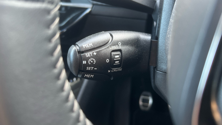 Peugeot 2008 1.2 PureTech Allure Premium+ 5dr Petrol Estate